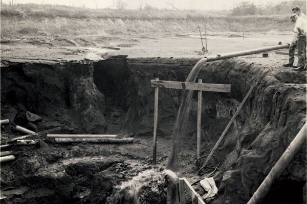 Inversand Fossil Pit, 1947